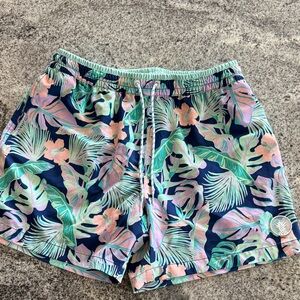 Chubbies Men 5.5” inseam Swim Shorts Sz L